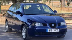 Azul Usado 2003 Seat Ibiza Reference Citadino | € 3.990 (Preço justo)