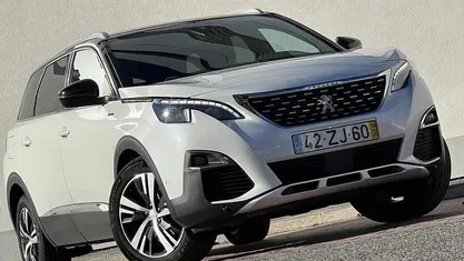 Branco Usado 2019 Peugeot 5008 GT-line Monovolume | € 21.900 (Bom preço)