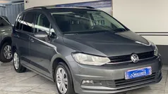Cinzento Usado 2018 VW Touran Highline Monovolume | € 21.990 (Preço justo)