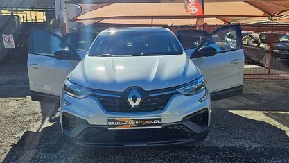 Branco Usado 2023 Renault Arkana R.S. SUV | € 28.000 (Preço justo)