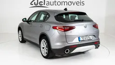 Cinza Usado 2019 Alfa Romeo Stelvio Super SUV | € 29.700 (Preço justo)
