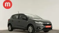 Cinzento Usado 2024 Dacia Sandero | € 16.999 (Preço justo)