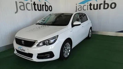 Usado Peugeot 308 Style 130 HP (95 kW) 2021 Branco