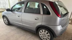 Cinzento Usado 2004 Opel Corsa Citadino | € 4.000 (Preço justo)