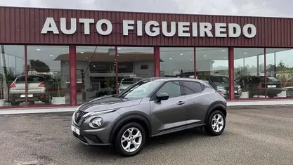 Usado Nissan Juke 114 HP (83 kW) 2021 Cinzento SUV
