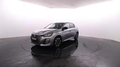 Usado 2025 Peugeot 208 Allure Citadino | € 23.450 (Preço justo)