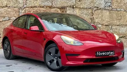 Usado 2021 Tesla Model 3 Standard Range Plus Sedan | € 24.450 (Preço justo)