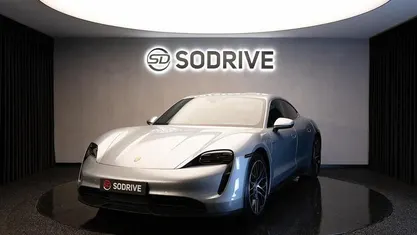 Cinzento Usado 2020 Porsche Taycan | € 60.900 (Preço justo)