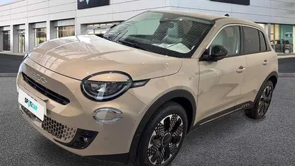 Bege Novo 2025 Fiat 600 La Prima SUV | € 25.900 (Preço justo)