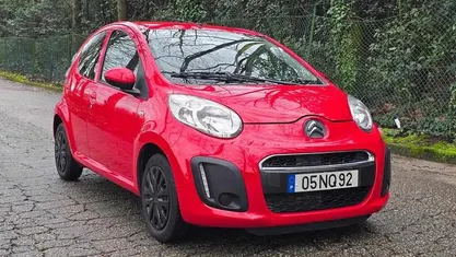 Vermelho Usado 2013 Citroën C1 SELECTION Citadino | € 5.950 (Preço justo)