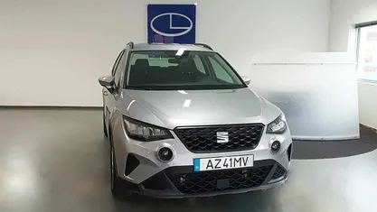 Cinzento Usado 2023 Seat Arona SUV | € 15.750 (Preço justo)