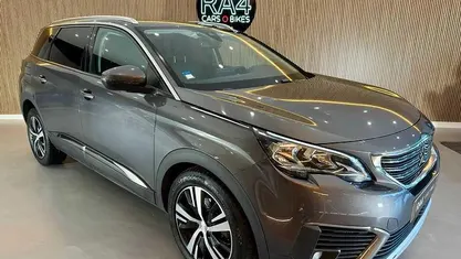 Usado Peugeot 5008 Active 130 HP (95 kW) 2020 Cinza SUV