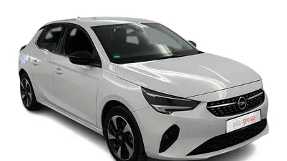 Branco Usado 2022 Opel Corsa-e Elegance Citadino | € 18.990 (Preço justo)