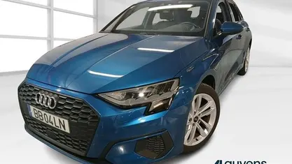 Azul Usado 2023 Audi A3 Sportback e-tron Citadino | € 29.900 (Preço justo)