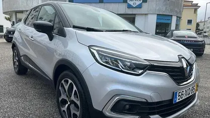 Cinza Usado 2019 Renault Captur SUV | € 14.499 (Bom preço)