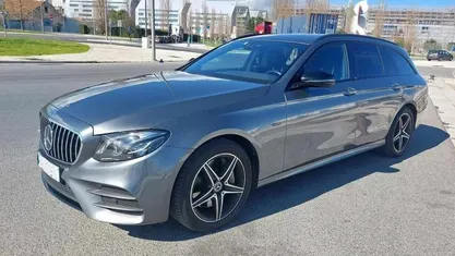 Cinzento Usado 2019 Mercedes E300 Carrinha | € 27.500 (Bom preço)