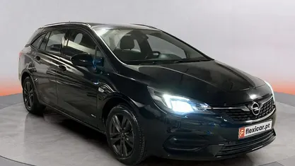 Usado Opel Astra Design & Tech 130 HP (95 kW) 2021 Preto Sedan