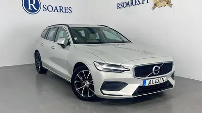 Usado Volvo V60 Momentum 197 HP (144 kW) 2021 Cinza Carrinha