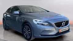 Usado 2019 Volvo V40 Momentum Carrinha | € 17.490 (Preço justo)
