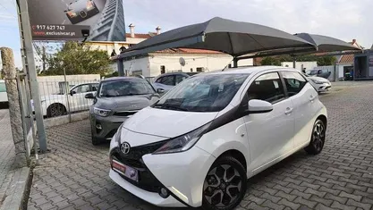 Usado Toyota Aygo X-play 69 HP (50 kW) 2018 Citadino