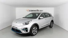 Cinza Usado 2021 Kia e-Niro SUV | € 22.980 (Bom preço)