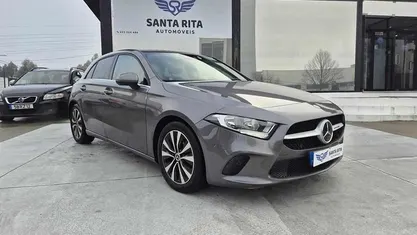 Cinzento Usado 2020 Mercedes A200 Citadino | € 27.490 (Bom preço)