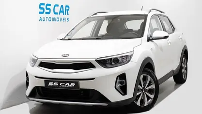 Usado Kia Stonic EX 100 HP (73 kW) 2021 Branco SUV