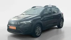 Preto Usado 2023 Dacia Sandero Essentiel Citadino | € 16.490 (Preço justo)