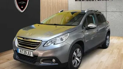 Cinzento Usado 2015 Peugeot 2008 SUV | € 10.950 (Preço justo)
