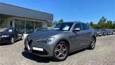 Cinzento (metalizado) Usado 2018 Alfa Romeo Stelvio Super SUV | € 24.990 (Preço justo)