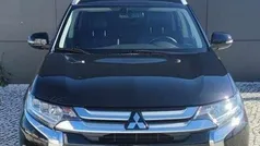 Preto Usado 2015 Mitsubishi Outlander Intense SUV | € 17.980 (Preço justo)