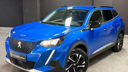 Azul Usado 2022 Peugeot e-2008 Allure SUV | € 19.900 (Preço justo)