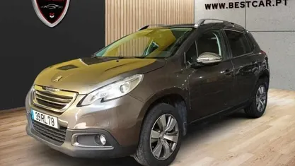 Usado Peugeot 2008 82 HP (60 kW) 2016 Cinzento SUV