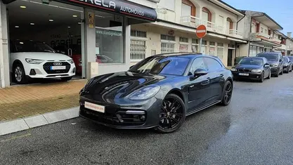 Usado Porsche Panamera Sport Turismo 462 HP (339 kW) 2018 Cinzento