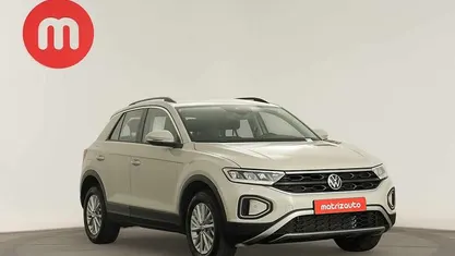 Cinzento Usado 2025 VW T-Roc Life SUV | € 26.999 (Preço justo)