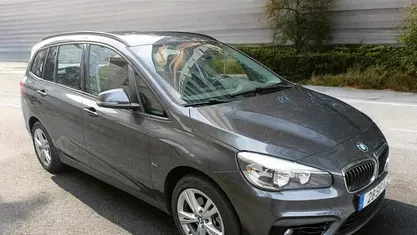 Cinzento Usado 2017 BMW 216 Sport Line Carrinha | € 12.950 (Preço justo)