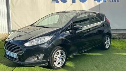 Preto Usado 2013 Ford Fiesta Titanium Citadino | € 7.850 (Preço justo)