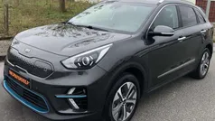 Cinza escuro Usado 2021 Kia e-Niro SUV | € 24.750 (Super Preço)