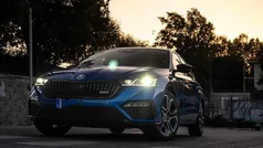 Azul Usado 2022 Skoda Octavia | € 34.000 (Bom preço)