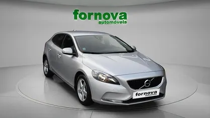Usado Volvo V40 Kinetic 120 HP (88 kW) 2018 Cinzento