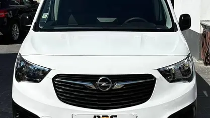 Branco Usado 2022 Opel Combo | € 16.950 (Preço justo)