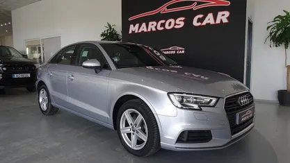 Usado Audi A3 Design 116 HP (85 kW) 2018 Cinza Sedan