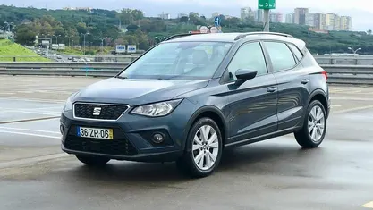 Cinzento Usado 2019 Seat Arona SUV | € 15.900 (Bom preço)