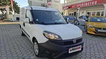 Branco Usado 2021 Fiat Doblò Monovolume | € 11.990 (Preço justo)