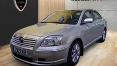 Cinzento Usado 2004 Toyota Avensis Sedan | € 5.950
