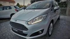 Cinzento Usado 2013 Ford Fiesta Citadino | € 9.750 (Preço justo)
