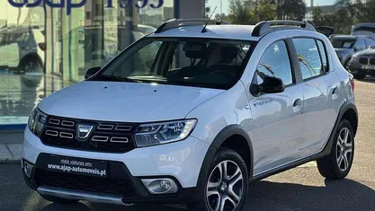 Usado 2020 Dacia Sandero Prestige SUV | € 13.570 (Preço justo)
