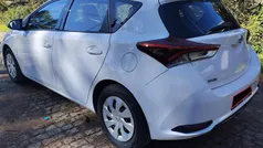 Branco Usado 2015 Toyota Auris Comfort Citadino | € 9.450 (Super Preço)