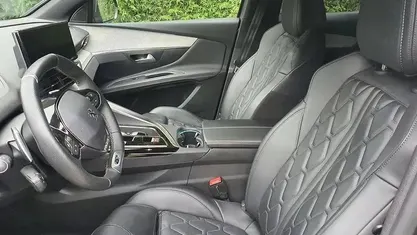 Usado Peugeot 3008 GT 225 HP (165 kW) 2023 SUV