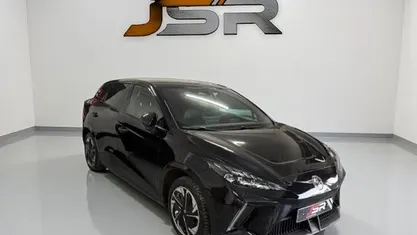 Usado MG MG4 EV Luxury 150 kW (204 HP) 2023 Preto Citadino